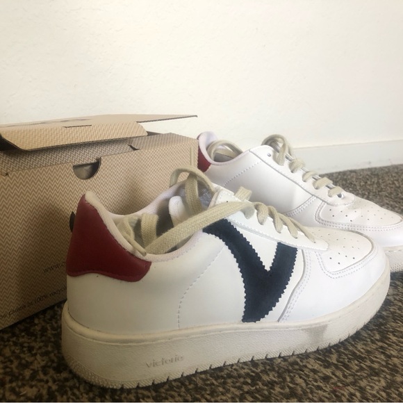 Victoria Sneakers - Picture 7 of 7